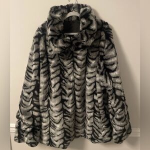 NWT Dennis Basso Reversible Faux Fur Coat Black White And Gray Animal Print XL
